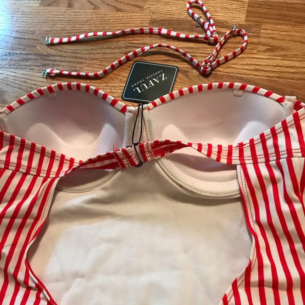 ❤️NWT Zaful Red & White Striped Medium Swimsuit❤️ - Picture 7 of 16